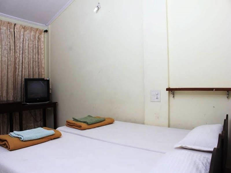 Oyo 833 Hotel Prince Santosh Holiday Homes Arpora Bagian luar foto